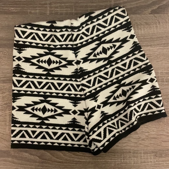 High Rise Knit Shorts - Picture 2 of 3